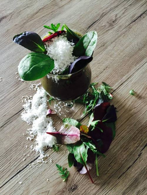 Wildkräuter Kokoswasser Smoothie