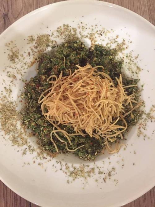 Low Carb Spaghetti / Basilikum Pesto